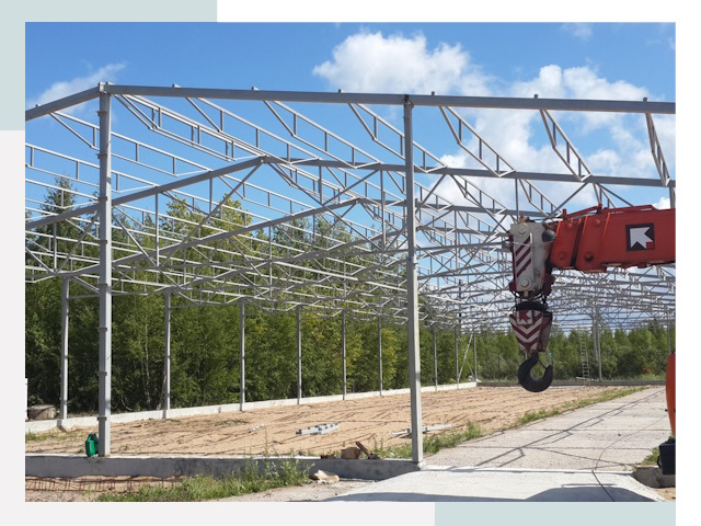 Строительство конюшен в Сланцы от 620 руб. под ключ