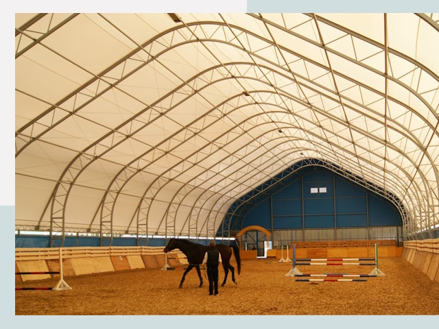 Строительство конных манежей в Сланцах