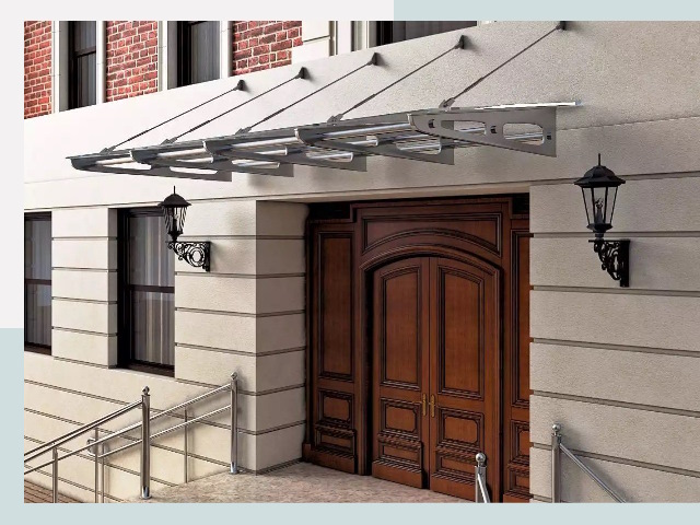 Металлические козырьки от 620 руб. в Сланцах